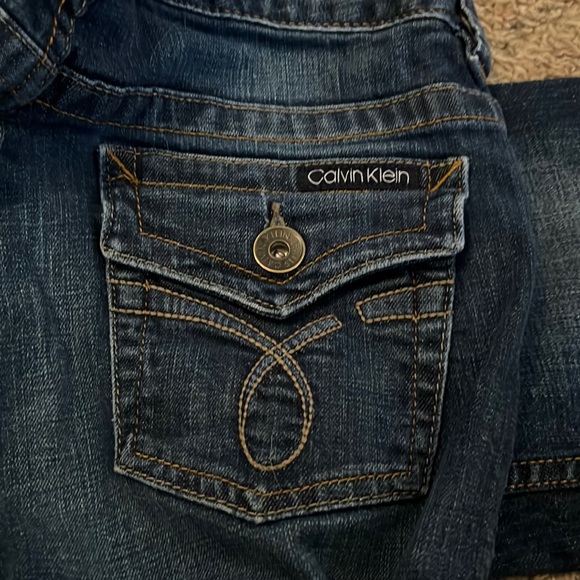 {Calvin Klein Jeans} Lean Bootcut A-Line Button Back Pockets Sz 10 Denim Jeans - Picture 7 of 7